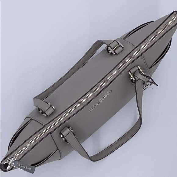 MICHAEL KORS CHARLOTTE LARGE TZ TOTE PEARL GREY - Picture 12 of 16